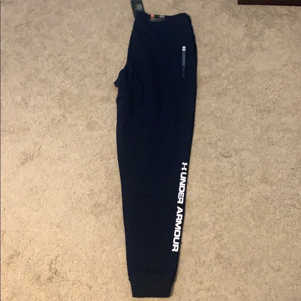 Under Armour men’s jogger style sweat pants sz L